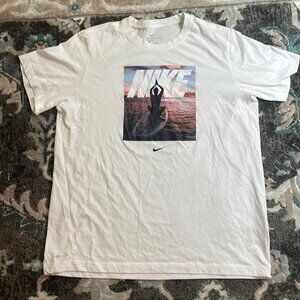 New! Men’s Nike T-shirt